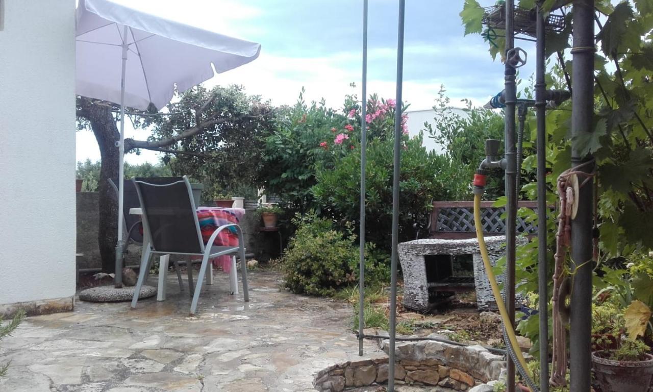 Apartmani Rosanda 2 Petrcane Bagian luar foto